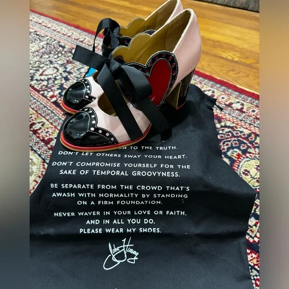 John Fluevog Attic heart ❤️ Mary Jane, size 7.5, fits more like 6.5. Pristine. - Picture 3 of 13